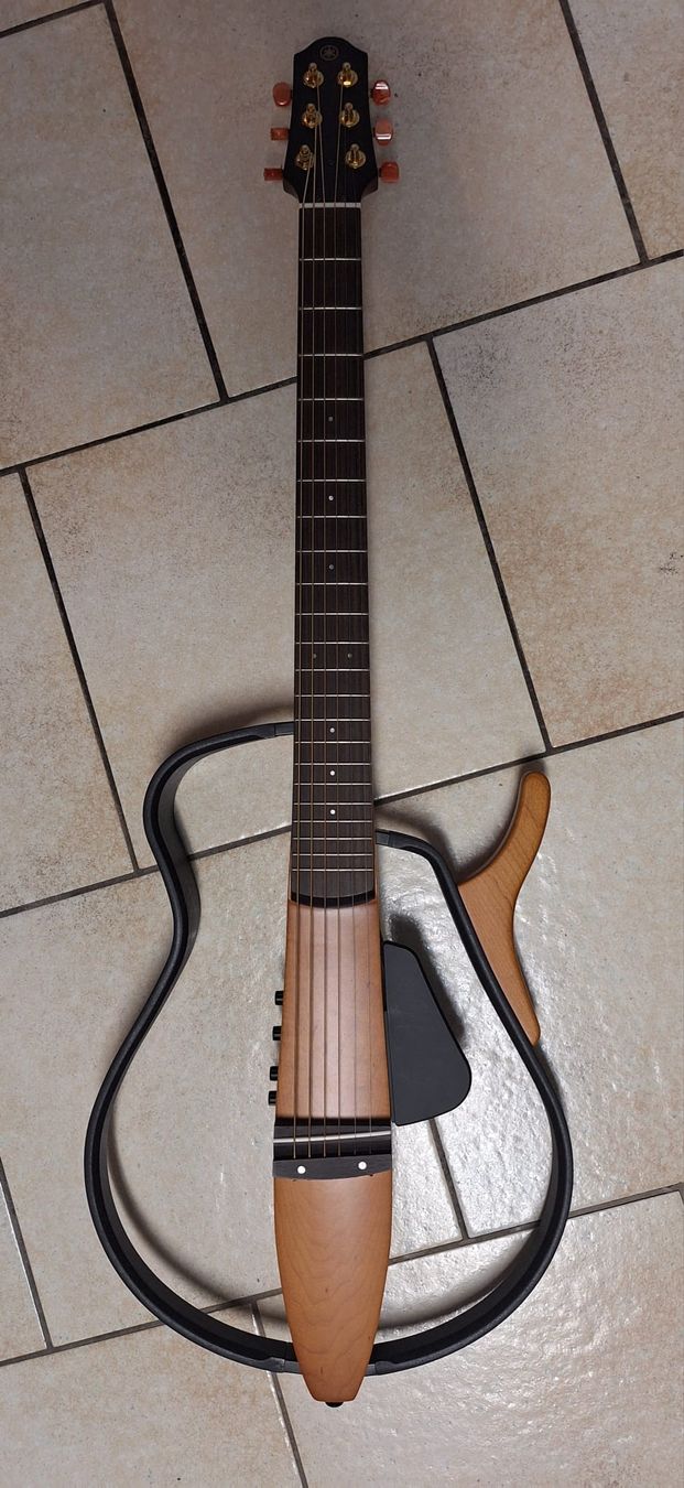 Yamaha Musikinstrumente: Yamaha silent guitar SLG 110S – Neu (gemäss Beschreibung) aus Schwadernau von markess
