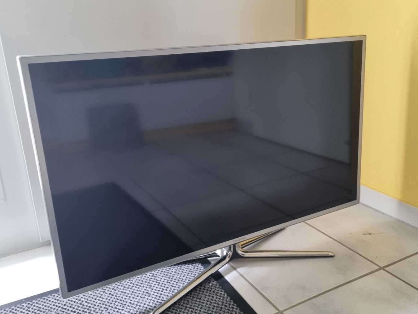 Televisori: Samsung UE40ES6980, 40" Slim LED,  Sliber – Usato da Hausen AG venduto da itsFredy