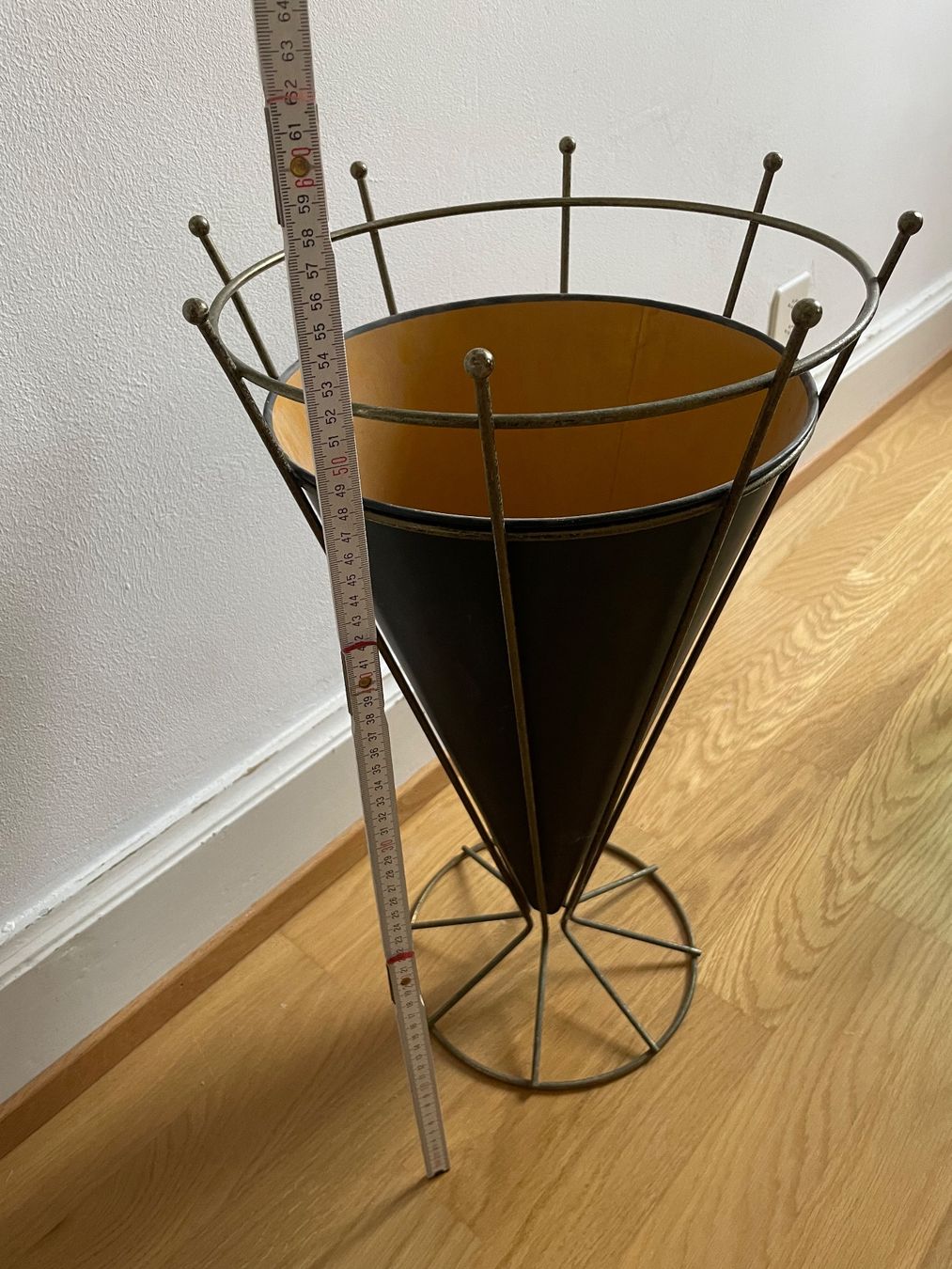 Sonstige Büroeinrichtungen: Vitra Schirmständer Modell Nr. 11A, 60er – Gebraucht aus Basel von carlasgaragesale 2