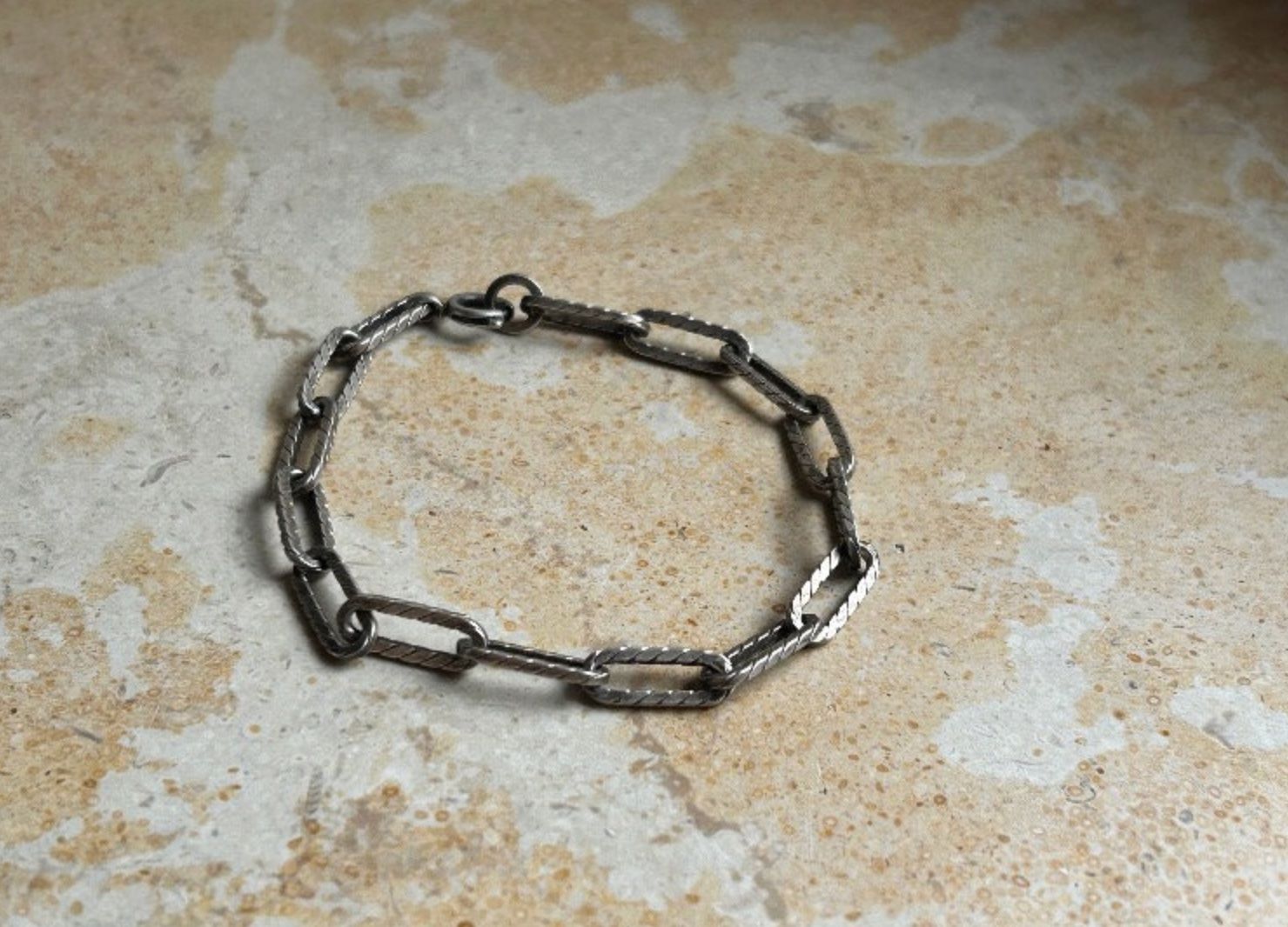 Bracciali & Braccialetti: Armband Punkig Chic Retro – Usato da Dittingen venduto da Bellevista 1