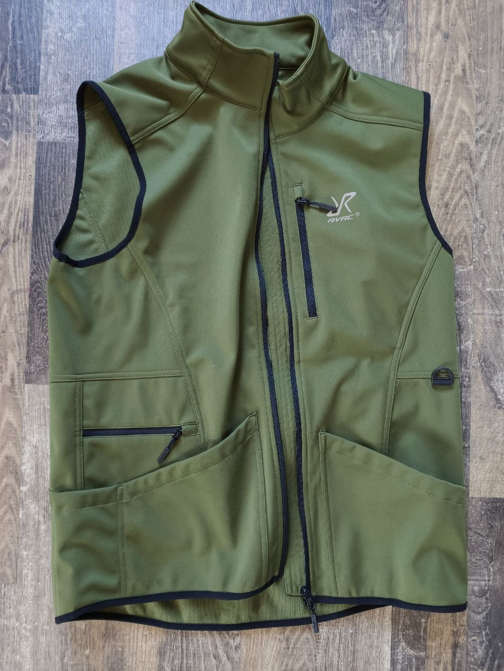 Gilet & Giacche: Revolution Race Responder Softshell Vest  – Nuovo (secondo la descrizione) da Horn venduto da Linnea15