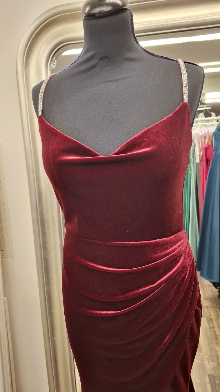Kleider: Abendkleid Samt Dunkelrot  – Neu (gemäss Beschreibung) aus Uster von VMT. 2