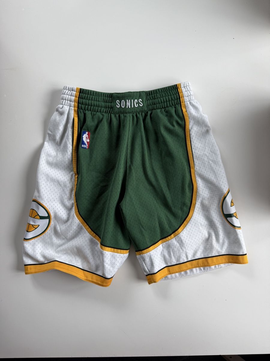 Pantaloni: Seattle Supersonics - NBA Retro Shorts – Usato da Herisau venduto da rico.sn25