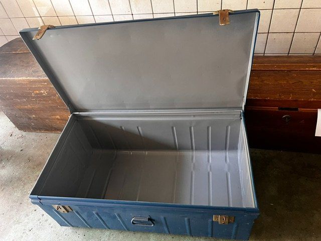 Attrezzatura & Pezzi di ricambio: Blaue Werkzeugkiste, Metall – Usato da Konolfingen venduto da Tube67 1