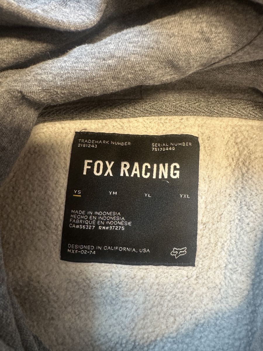 Fox Pullover & Sweatshirts: Fox Racing Kapuzenpullover 122/128 – Gebraucht aus Birmensdorf ZH von Surfermoni 1