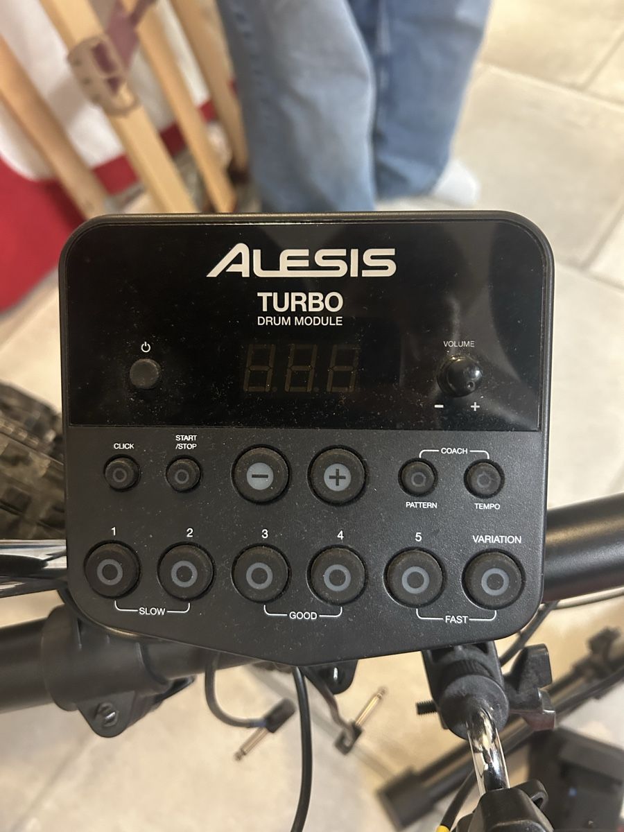 Alesis Strumenti musicali: Batterie alesis turbo – Usato da Biel/Bienne venduto da geb_y8bh 1