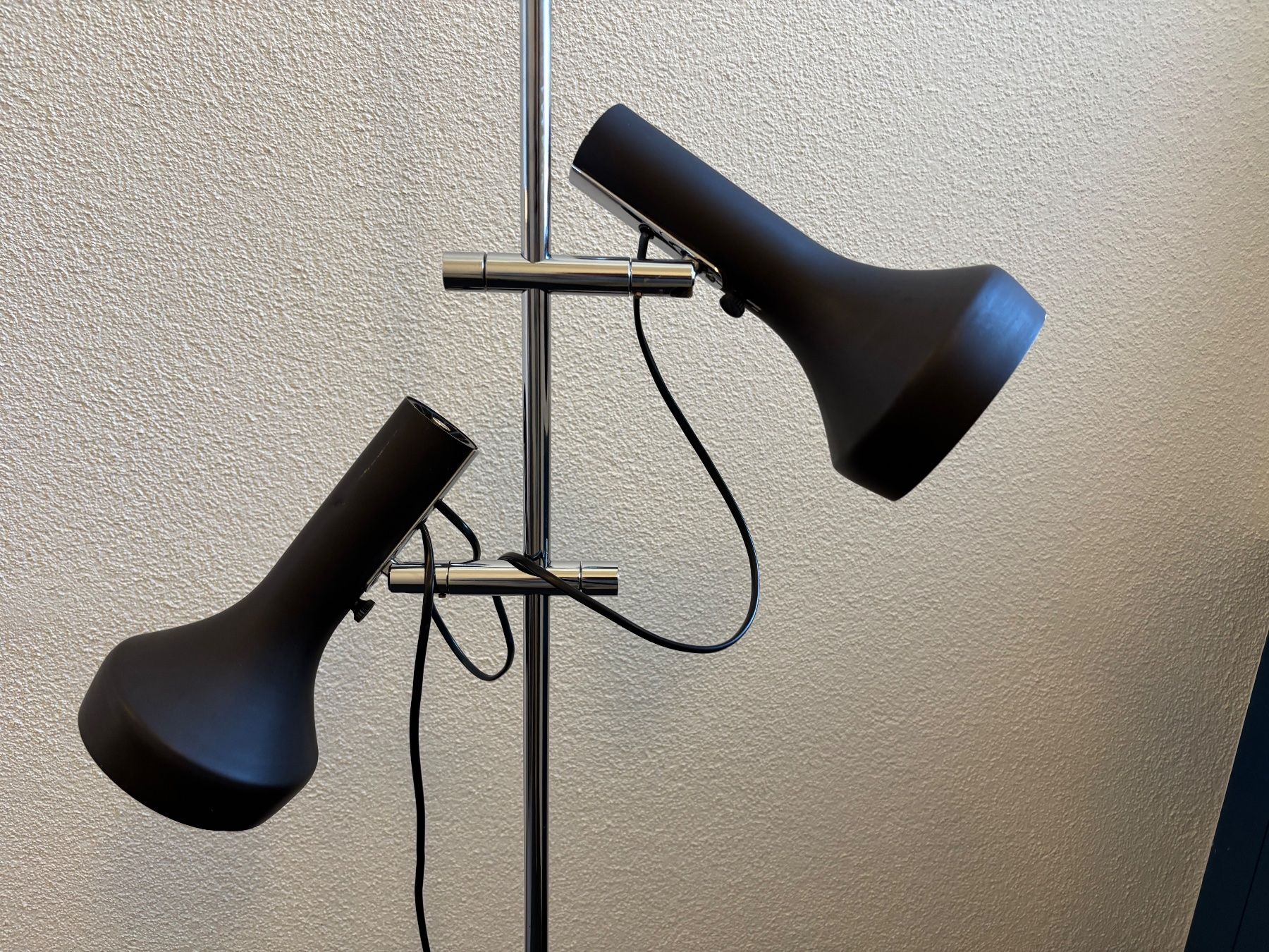 Lampade: Alte Spotlampe sign. Omi Designklassiker – Usato da rotkreuz venduto da baudisch 1