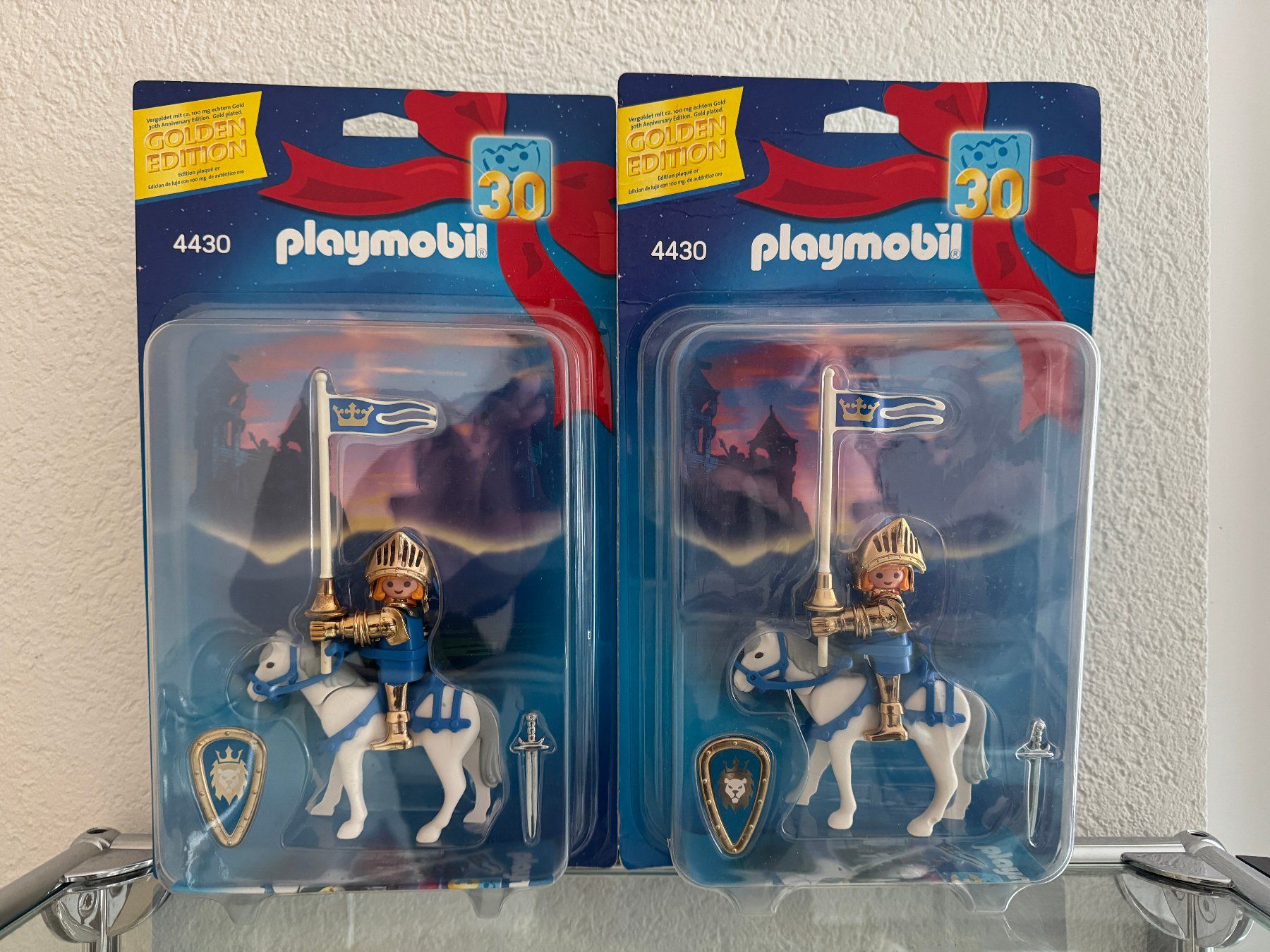 Playmobil Spielzeuge: Playmobil Ritter mit Echtgold 2 x 100 mg – Gebraucht aus Bassersdorf von Puzznic2