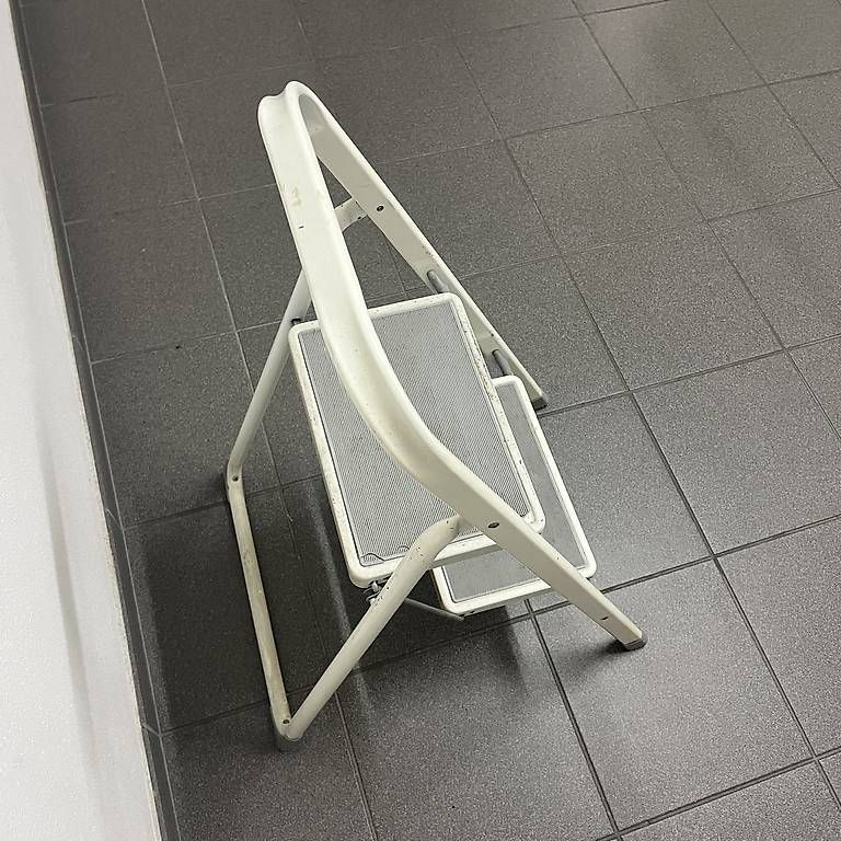 Scale: Scaletta pieghevole a 2 gradini  bianca – Usato da Minusio venduto da son_mrf5 2
