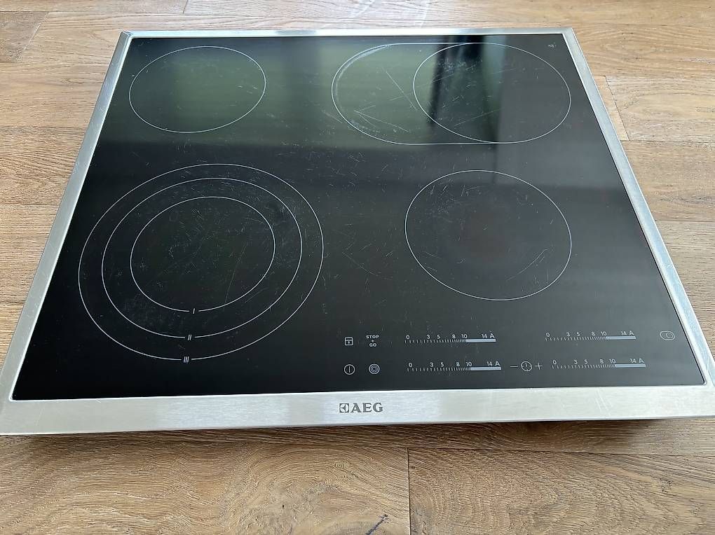Cuisinières: AEG Glaskeramikkochfeld  – D'occasion à Stein am Rhein par Gomme100
