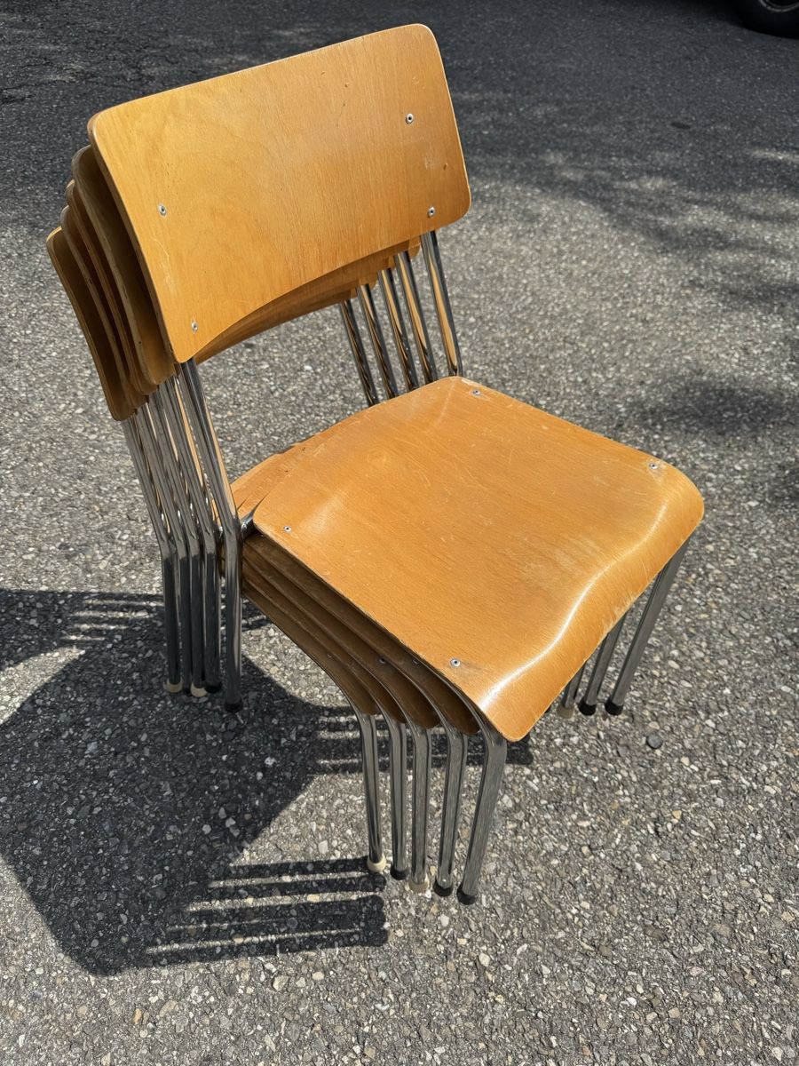 Stühle: 5 Vintage Stühle ab 1.-  – Gebraucht aus Grenchen von Design-Outlet 7