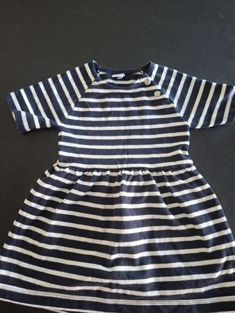 kleid und kapuzenshirt von petit bateau Gr 104