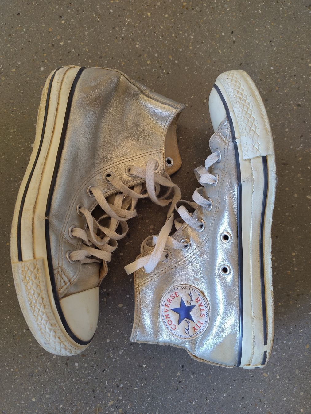 Converse Scarpe da donna: Silberne Converse – Usato da Zürich venduto da aurelie.99