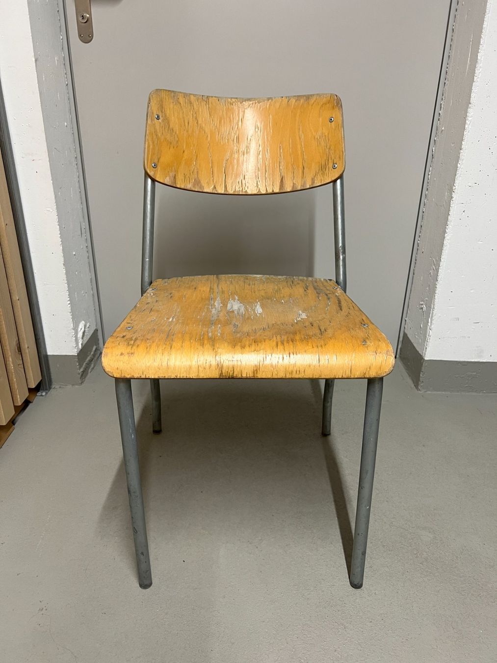 Sedie: 4 Stapelstühle "Vintage" – Usato da Zürich venduto da Jari2 1