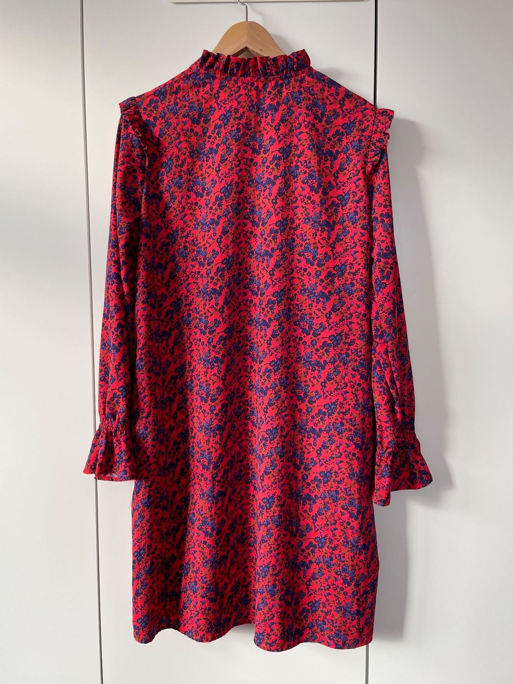 H&M Vestiti: H&M Kleid, Gr. 40, rot-blaues Blumenmuster – Usato da Neukirch an der Thur venduto da bee88 5
