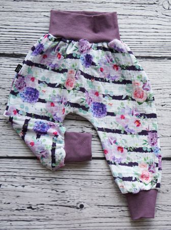 Pumphose aus Musselin mit Blumen Gr. 74/80 - NEU