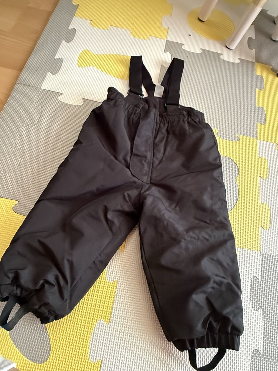 H&M Hosen: Kids Black Snow Bib Pants - Size 18M – Gebraucht aus Uerkheim von yak_5tb7