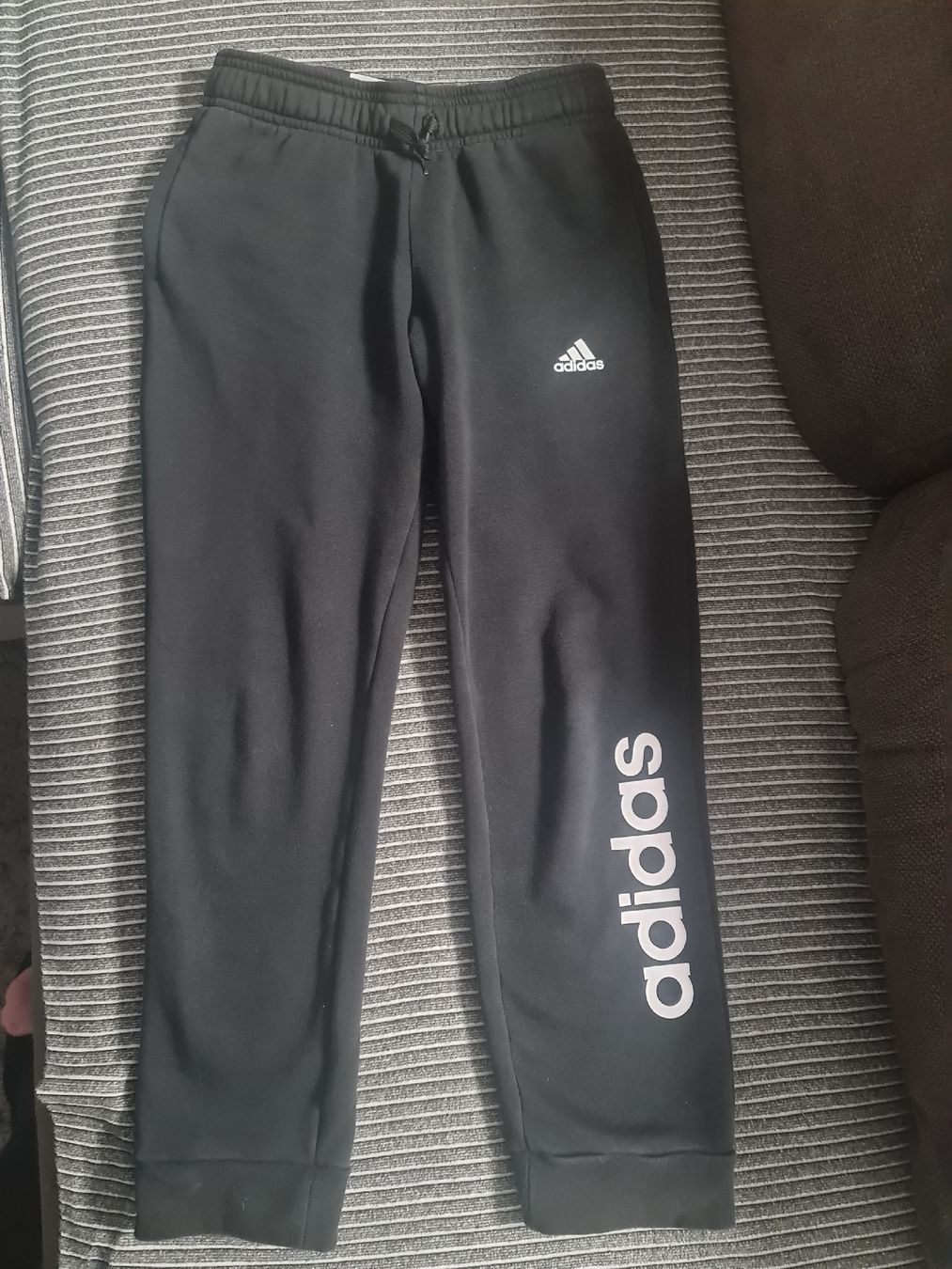 Pantaloni: Jogginghose Adidas 140 – Usato da Ehrendingen venduto da Ince2016
