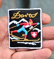 VINTAGE Badge DAVOS nos ST. GALLER STICKEREI langläufer