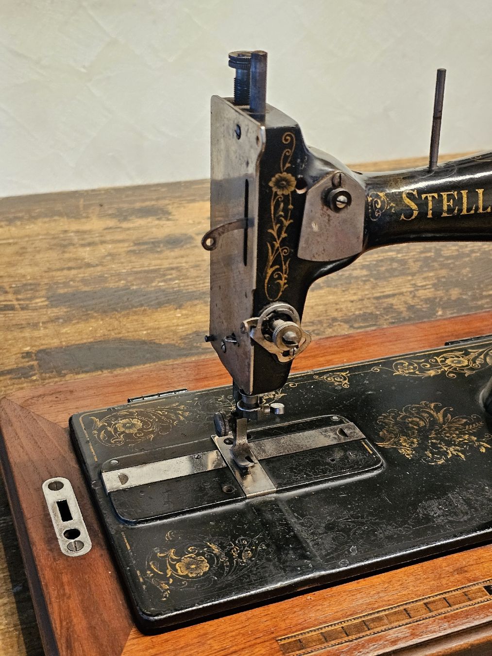 Machines à coudre: Antike Stella 705 Nähmaschine  – Défectueux à Meisterschwanden par Hummer21 6