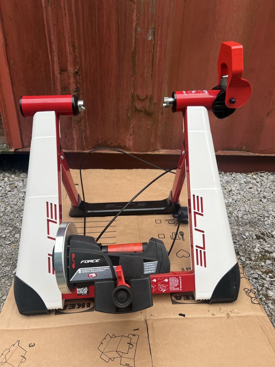 Hometrainer: Elite Force Rollentrainer - wie neu! – Neu (gemäss Beschreibung) aus Wallenwil von wiesnd54