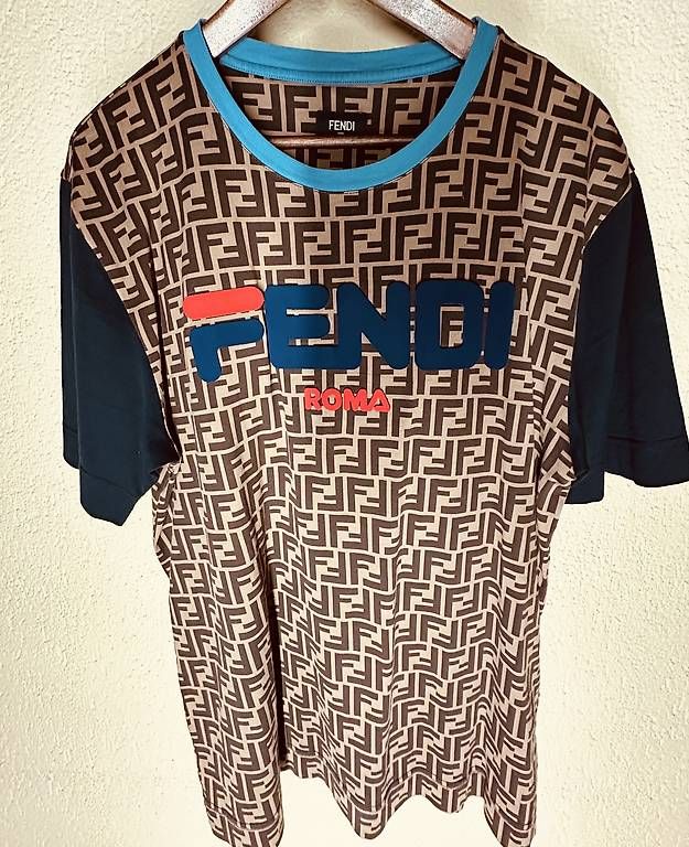 Fendi T-Shirts: Fendi T-Shirt – Gebraucht aus Niederhasli von ee1308