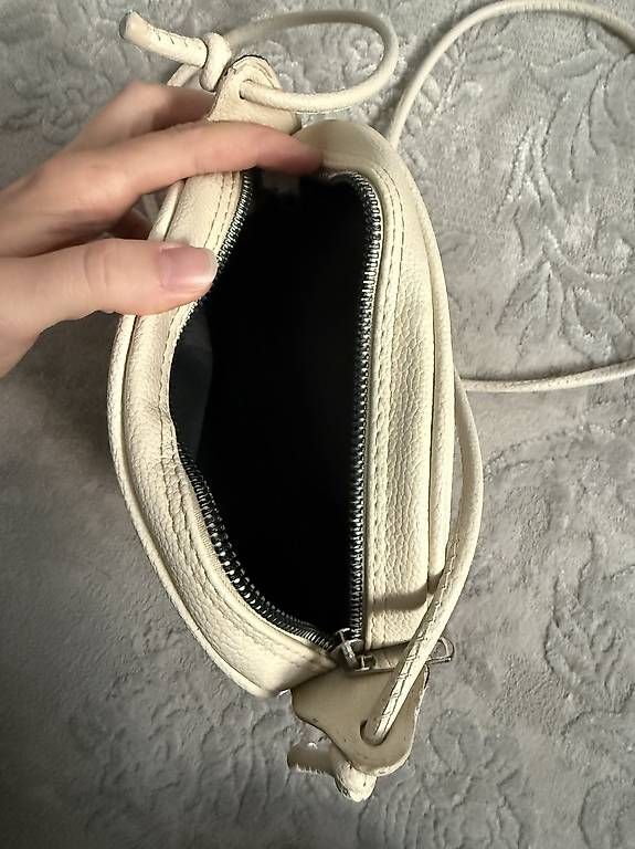 Borse da donna: Kleine beige Umhängetasche – Usato da Grenchen venduto da Wolfine 3