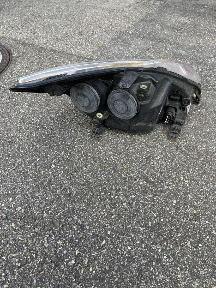 Ford Fari: Ford Focus jg 2010 Scheinwerfer links – Usato da Engelburg venduto da tdi_6bpl 2