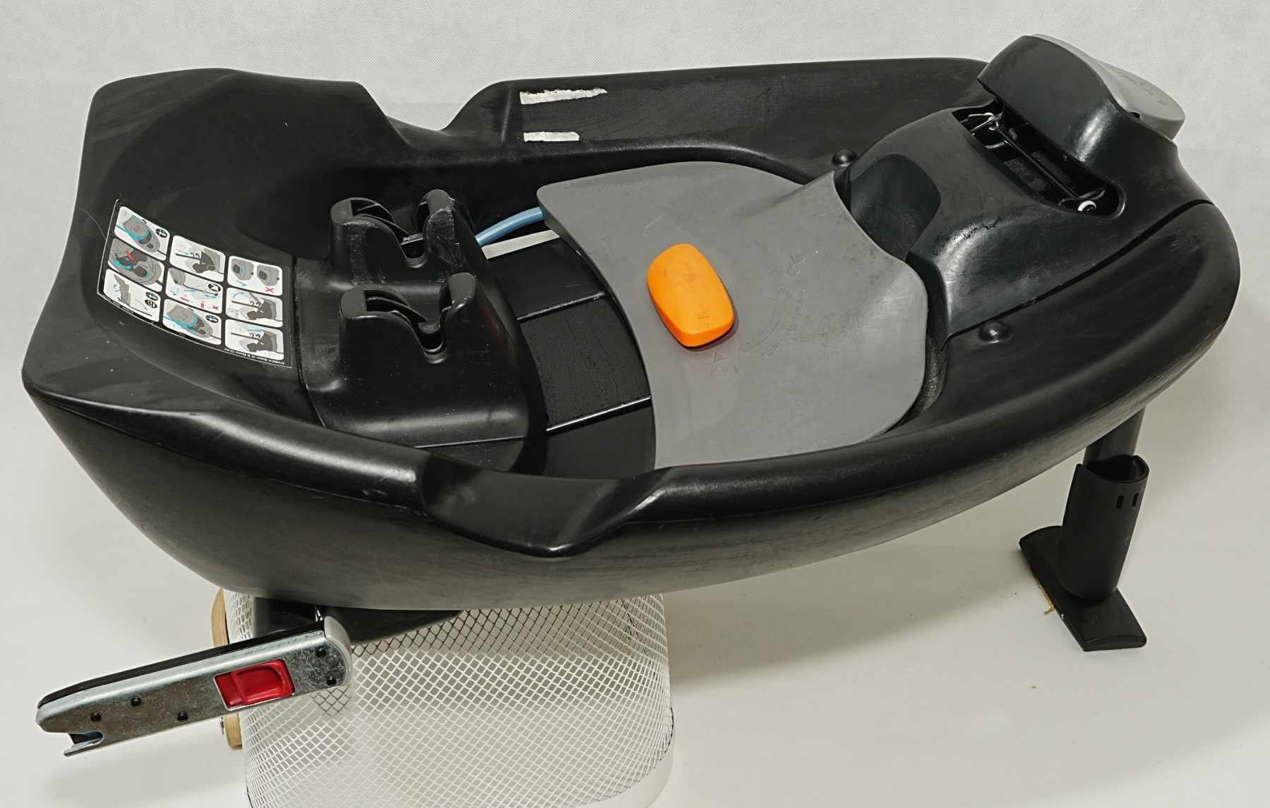 Cybex Seggiolini per auto: Cybex CloudQ Babyschale mit Basisstation – Usato da Torny-le-Grand venduto da Chip4 3