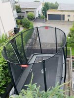 Trampolin Berg oval mit Sicherheitsnetz gebrauchter Zustand