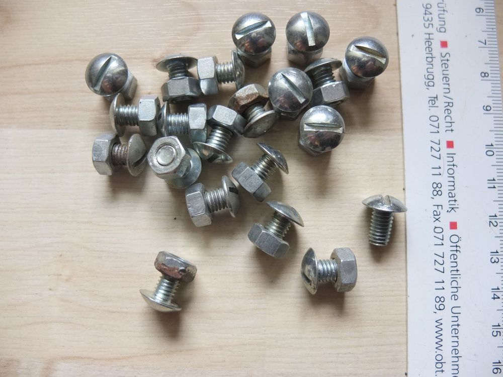 Kleine Schrauben mit Muttern 4.0 x 10mm Kaufen auf Ricardo