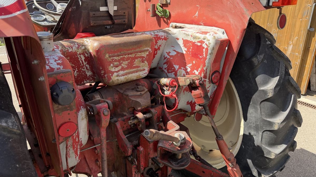 Case IH Trattori: International IH 474 Traktor mit MFK – Usato da Rehetobel venduto da ZM81 3