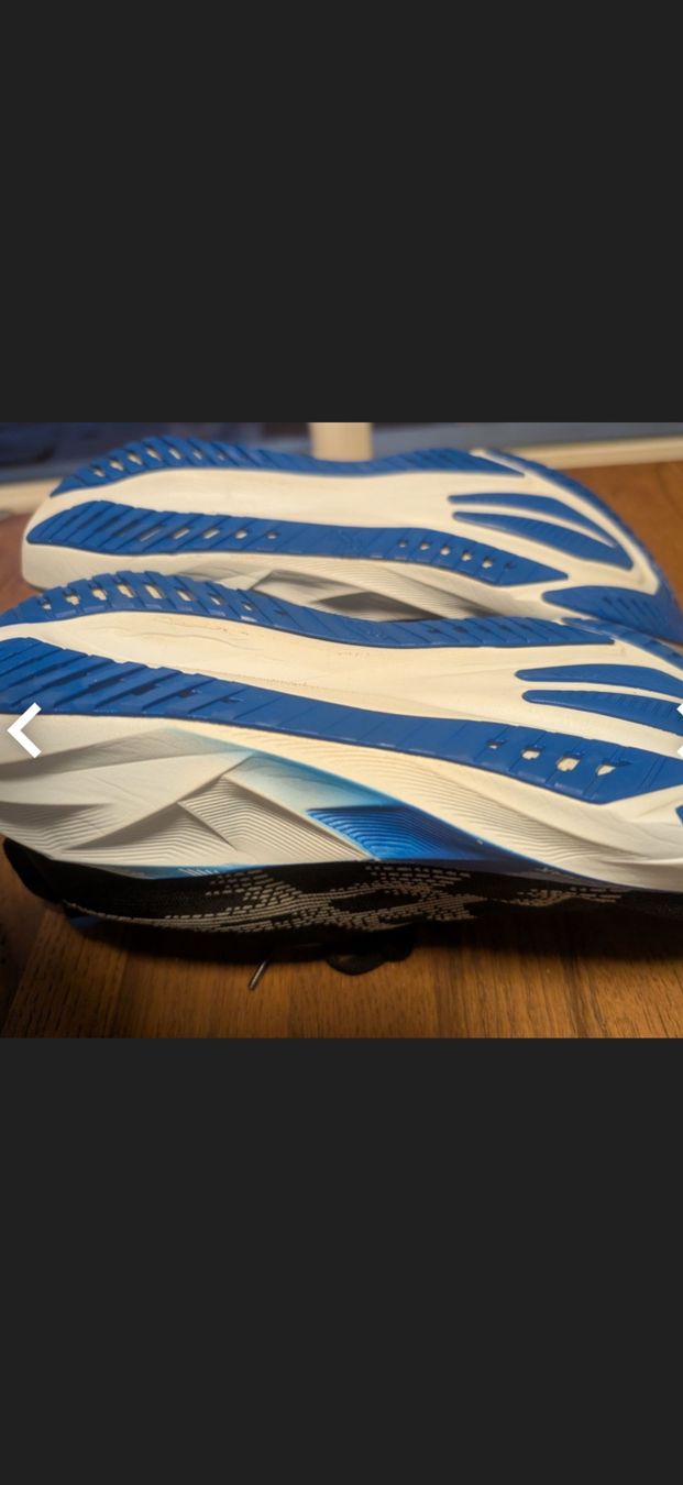 Asics Scarpe da uomo: Novablast 5 – Usato da Meyrin venduto da Sdenis84 2