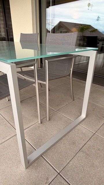 Pfister Tavoli: Zeitloser Ess- oder Bürotisch mit Glasplatte und Alugestell – Usato da Oberhofen am Thunersee venduto da StefanAlex 5