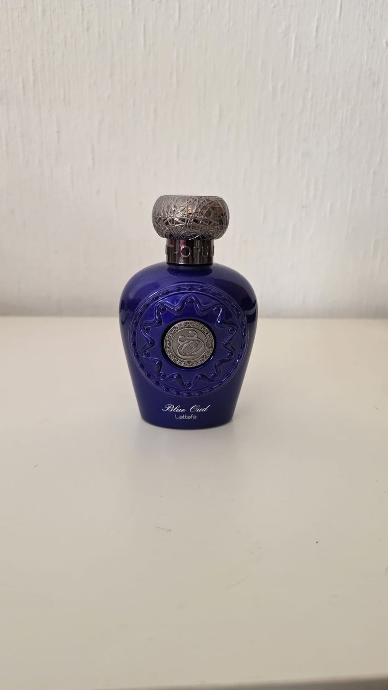 Lattafa Profumi & Eau de Toilette: Blue Oud - Lattafa 90/100ml – Usato da Lausanne venduto da Andonia