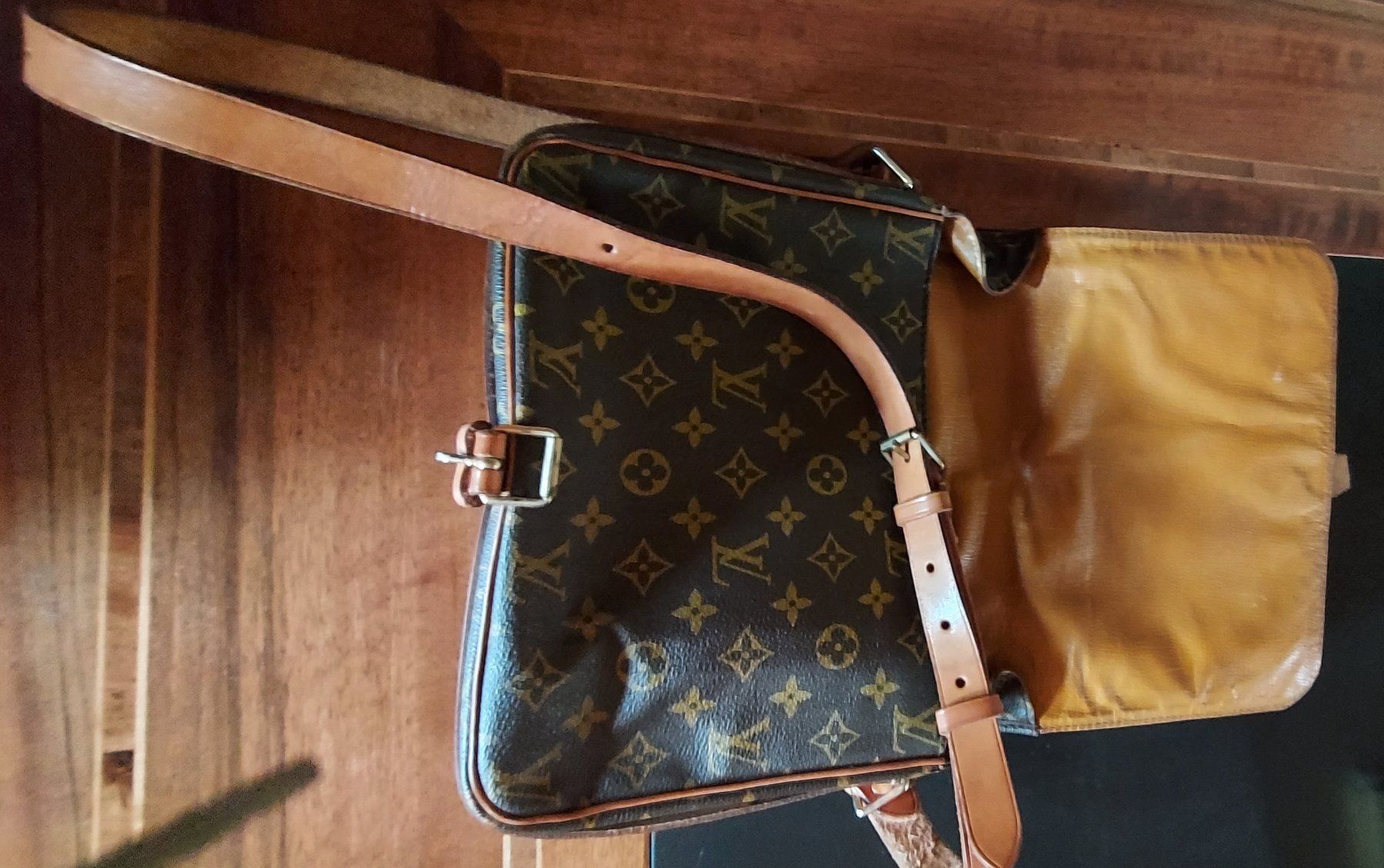 Louis Vuitton Autres vêtements & accessoires: Louis Vuitton Cartouchière – D'occasion à Gstaad par Grotte3 2
