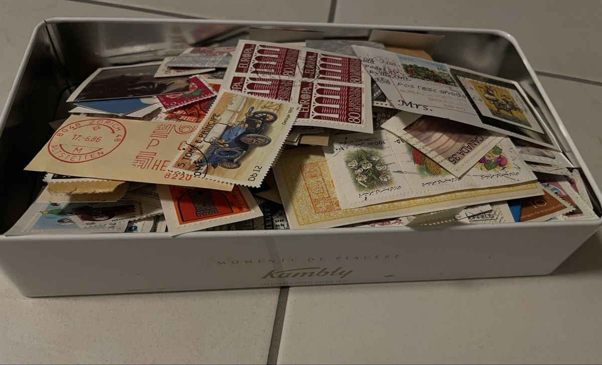 Tutti i francobolli: Box Sammelsurium Briefmarken – Difettoso da Rüti ZH venduto da Theprojekt 1