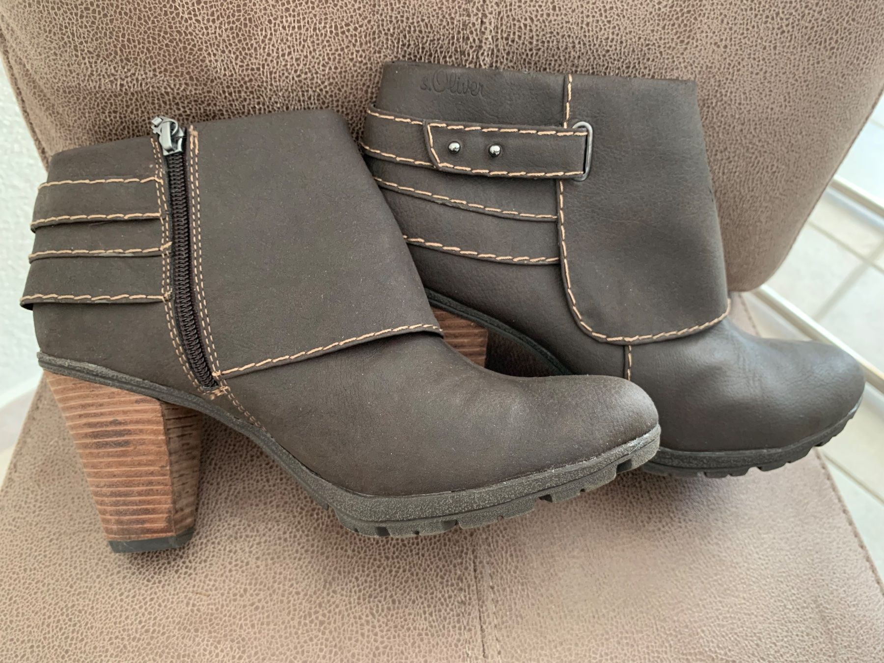 Scarpe da donna: Damen Stiefeletten – Usato da Huttwil venduto da Nedja0 4