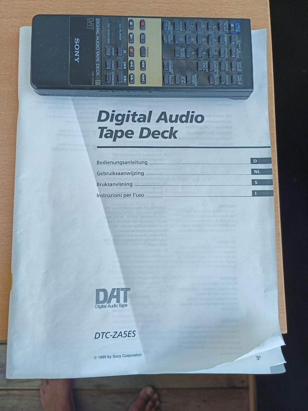 Sony Lettore multimediale & Streamer: DAT Sony DTC-ZA5ES mit Kassetten  – Usato da Steffisburg venduto da zulg03 3