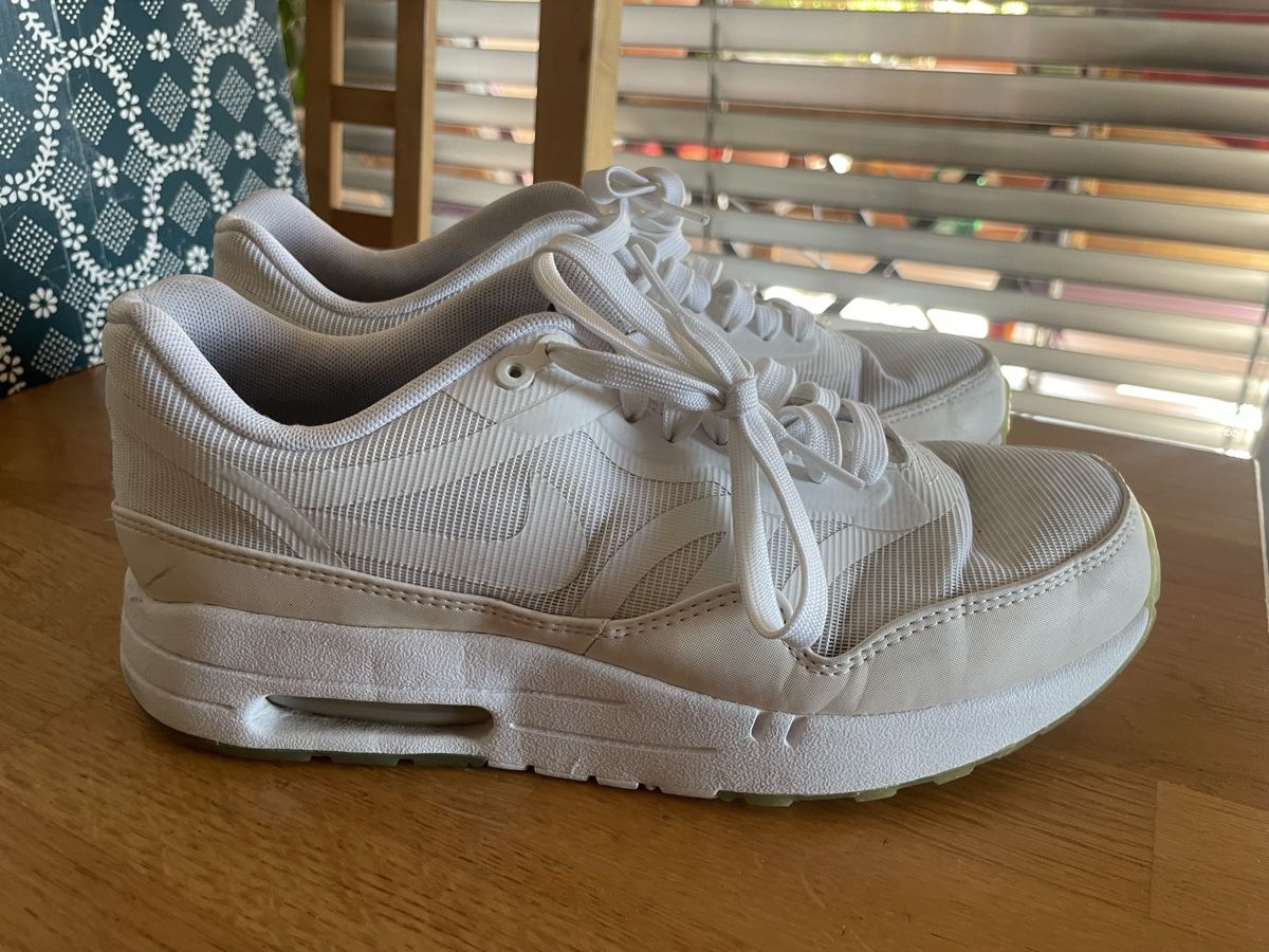Nike Damenschuhe: Nike Air Glow in the Dark – Gebraucht aus Schliern b. Köniz von bettina91