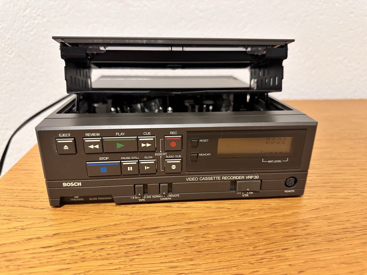 Bauer Camcorder: Bosch VRP 30 Videorecorder & Bauer VCE 266 AF Kamera – Gebraucht aus affoltern am albis von bakee 1