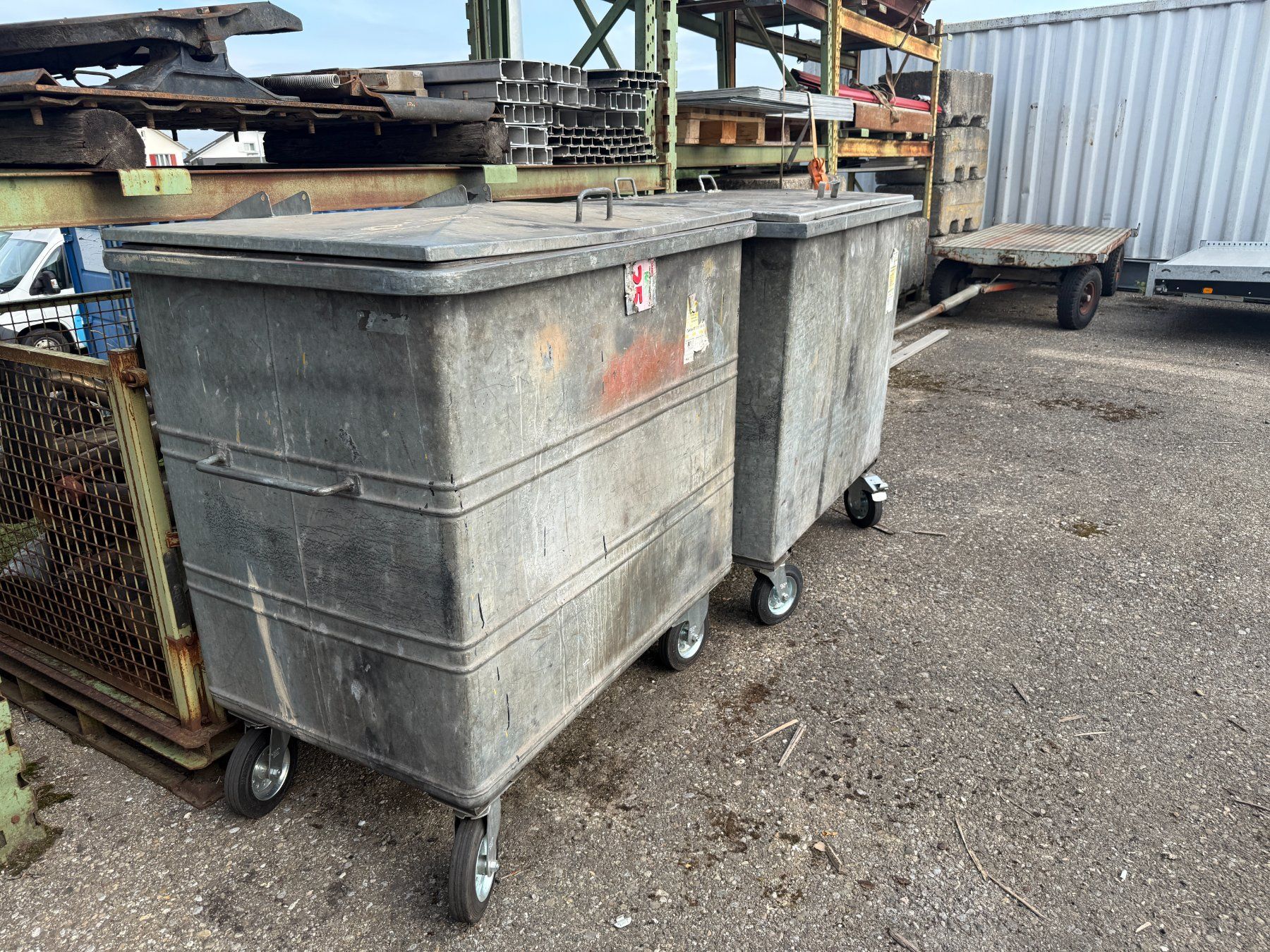 Altro per Ufficio & Commercio: Abfallcontainer Metall mit Rollen 2 Stk. gebraucht – Usato da Neukirch (Egnach) venduto da Hanag1 1