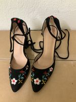 Damenschuhe Pumps schwarz bestickt Schnürung Grösse 39