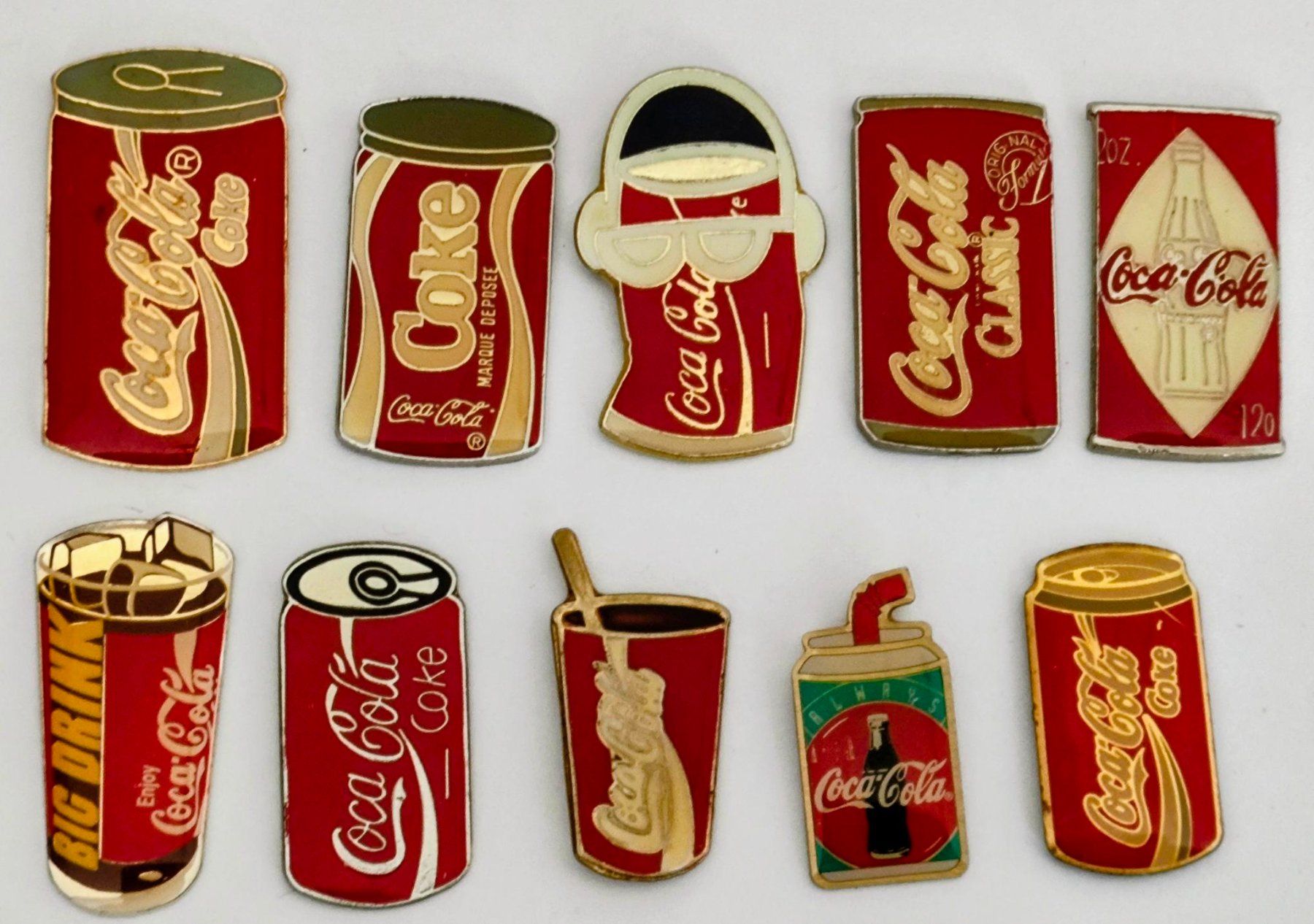 Coca-Cola Placchette & Badge: 10 Coca-Cola  Pins – Usato da Pfäffikon ZH venduto da Colacity