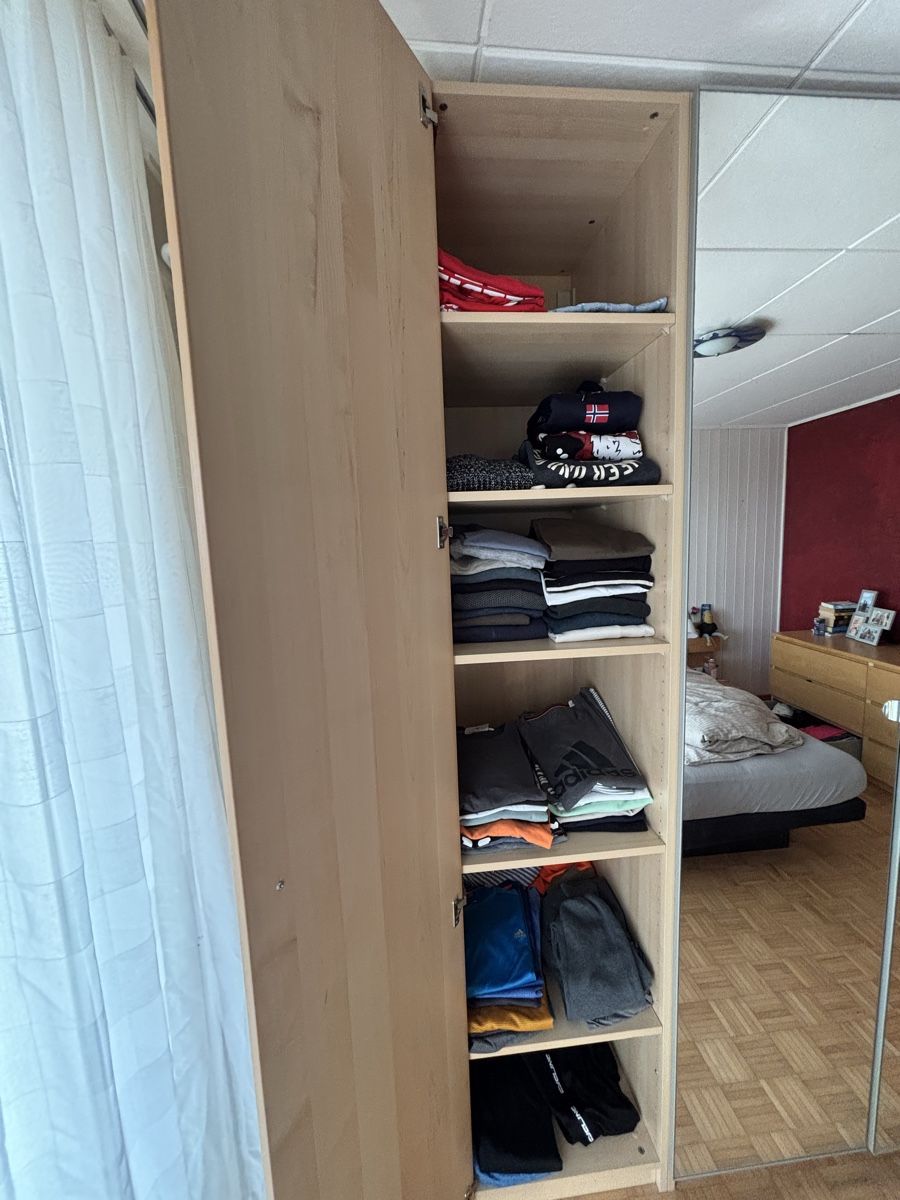 Armadi: 5türiger Ikea Kleiderschrank – Usato da Hinwil venduto da Spazzo 1