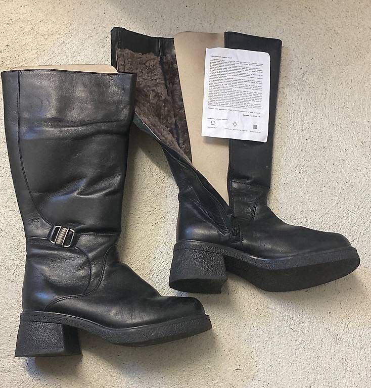 Scarpe da donna: Gefütterte Lederstiefel Gr. 39 – Usato da Stein am Rhein venduto da kar_9lmg