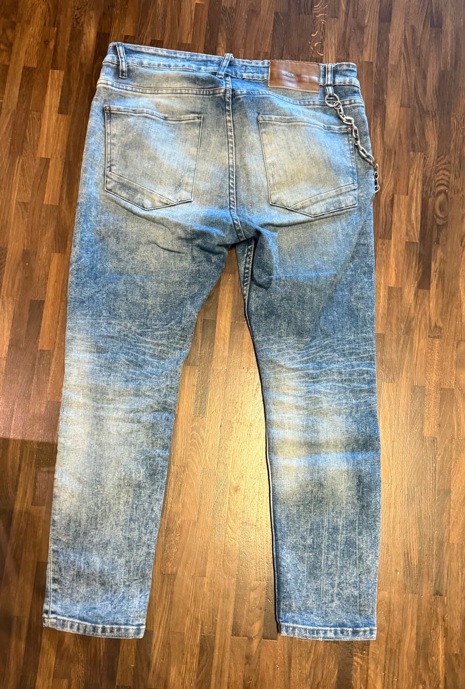 Jeans: Jeans mit Kette – Gebraucht aus St. Gallen von Melina020 1