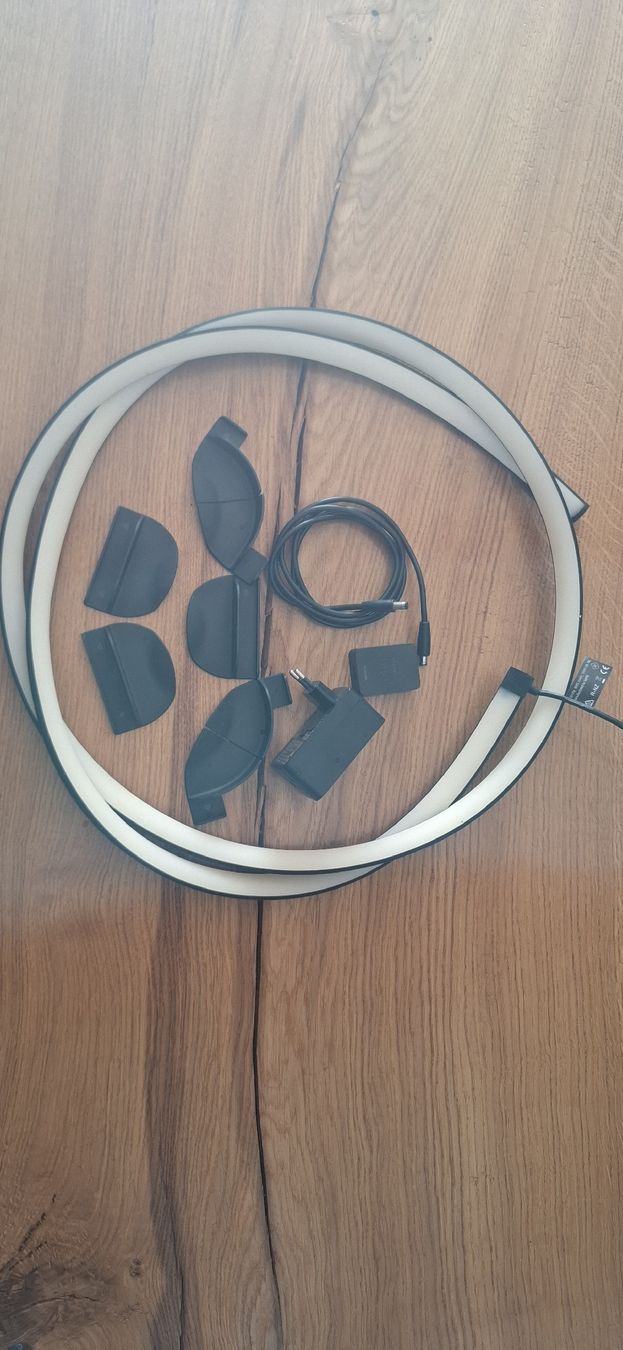 Philips Lampade: Philips Hue Play Gradient Lightstrip 65 zoll  – Usato da Guntershausen venduto da Jtattoo