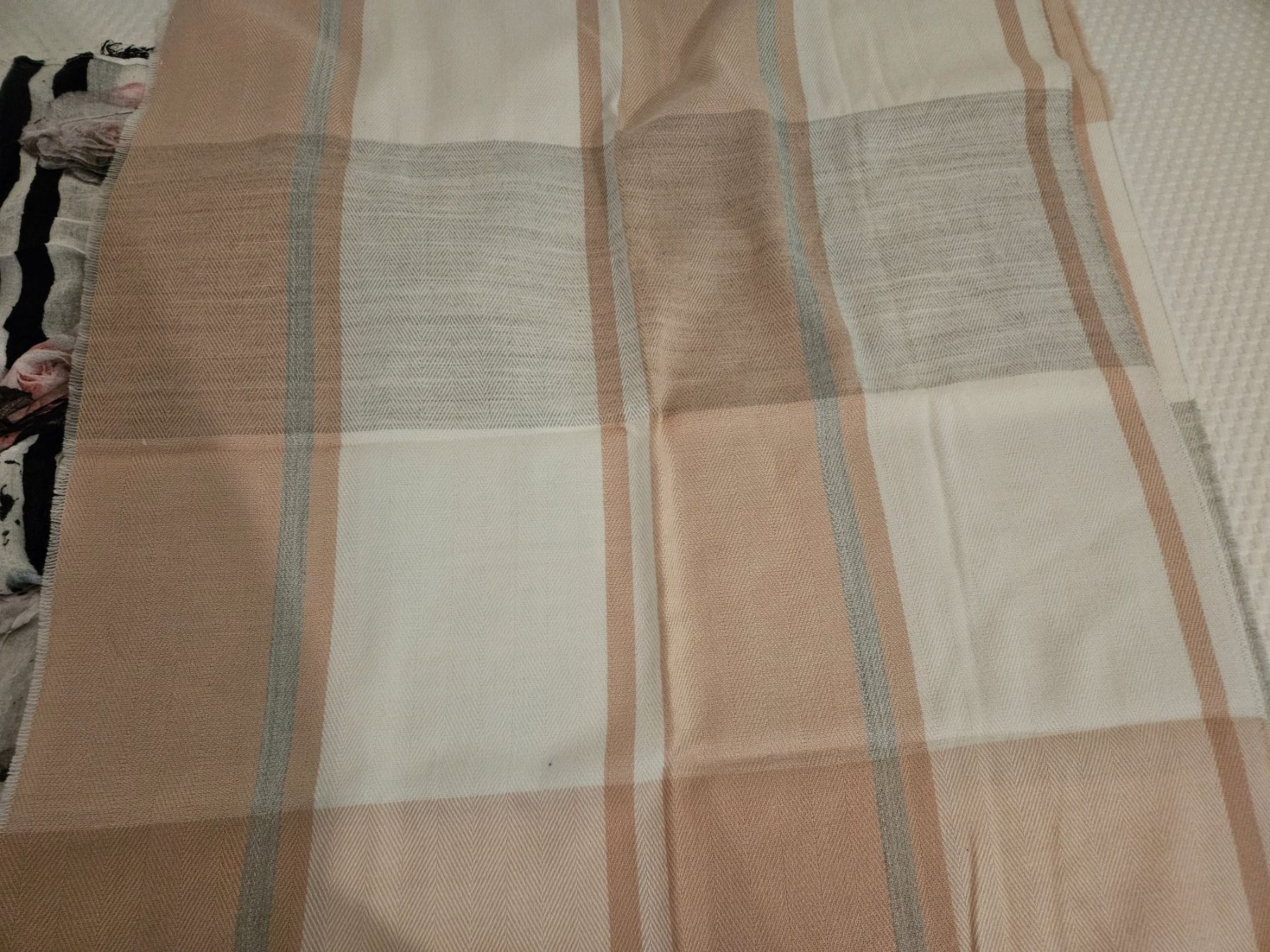 Foulards, Tücher & Schals: 4 Schals, Top – Gebraucht aus Sennhof (Winterthur) von HG2019 4