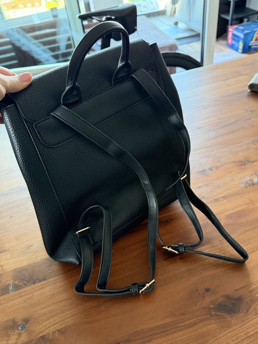Zaini: Valentino Rucksack Schwarz- Top Zustand – Nuovo (secondo la descrizione) da Pratteln venduto da sponiin 1